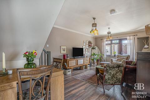 2 bedroom semi-detached house for sale, Trelawney Road, Hainault, IG6