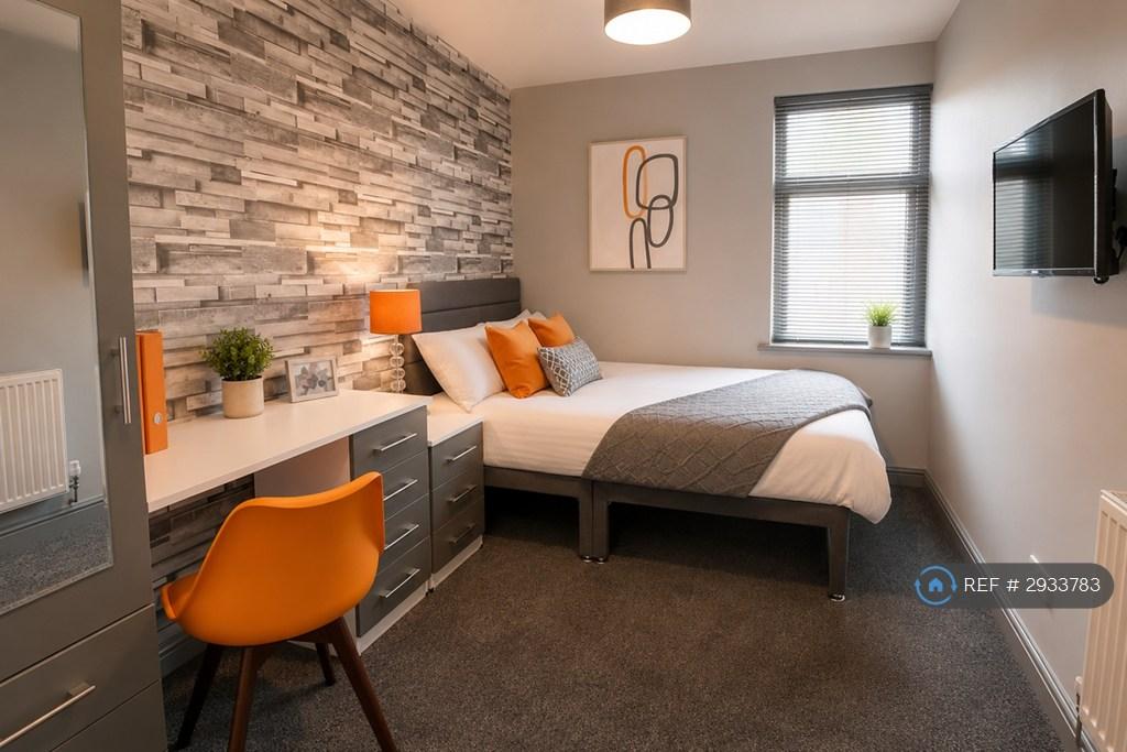 Dulverton Road, Leicester, LE3 - More