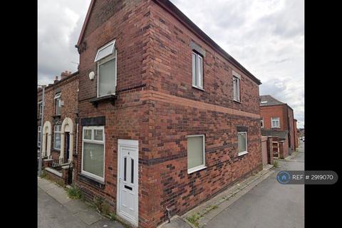 3 bedroom semi-detached house to rent, Battenberg Road, Bolton, BL1