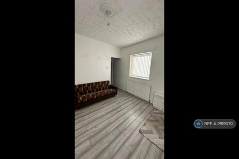 3 bedroom semi-detached house to rent, Battenberg Road, Bolton, BL1