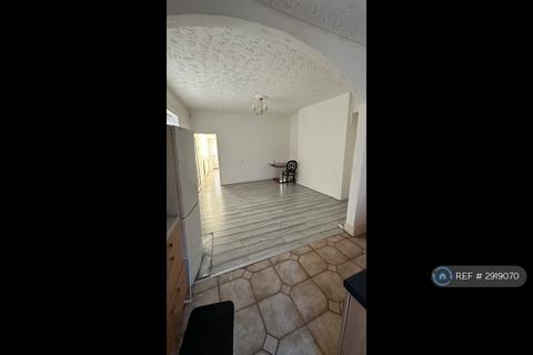 3 bedroom semi-detached house to rent, Battenberg Road, Bolton, BL1
