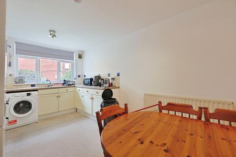 3 bedroom terraced house for sale, Silverthorne Road, London, SW8