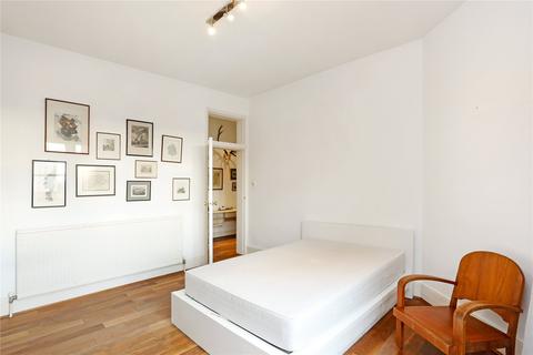 3 bedroom flat to rent, Lurline Gardens, London, SW11