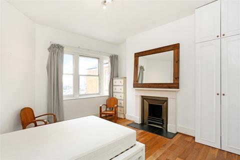 3 bedroom flat to rent, Lurline Gardens, London, SW11