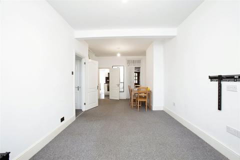 2 bedroom terraced house for sale, Falcon Street, London, E13