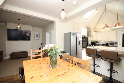 Semi-detached house - Gresham Road, Thornton-Cleveleys, FY5