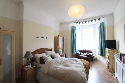 3 bedroom flat for sale, Chillingham Road, Heaton, Newcastle upon Tyne