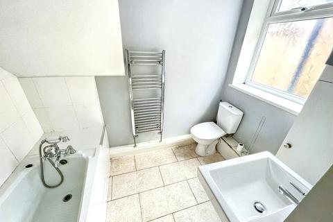 2 bedroom ground floor flat for sale, Stanhope Road, West Harton, South Shields, Tyne and Wear, NE33 4SS