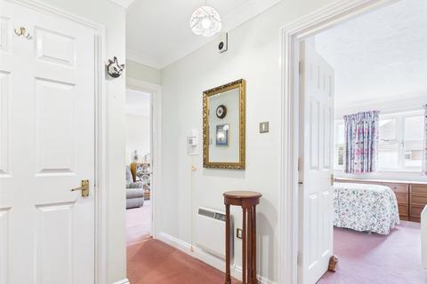 2 bedroom retirement property for sale, Wortley Road, Highcliffe, Christchurch, Dorset, BH23