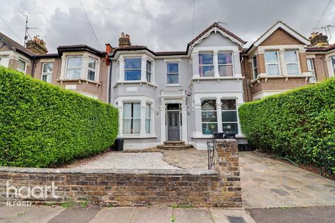 Courtland Avenue, Ilford