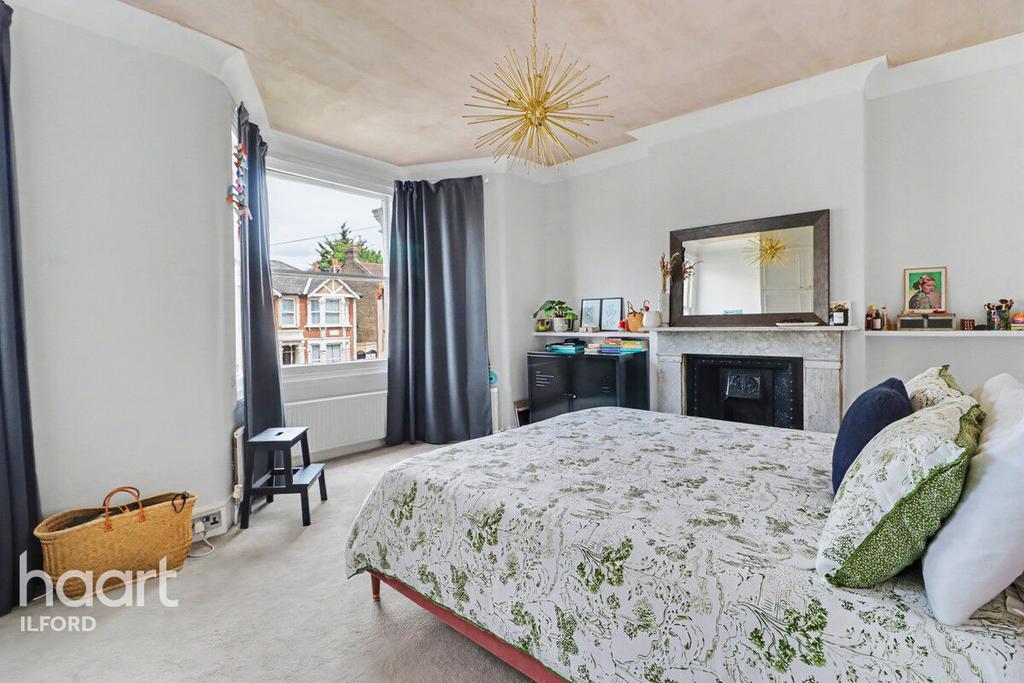 Bedroom, fireplace