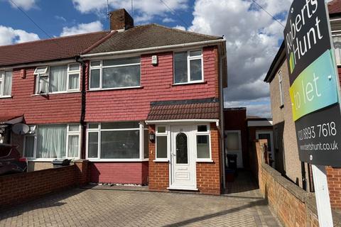 3 bedroom semi-detached house to rent, Lansbury Avenue, Feltham, TW14