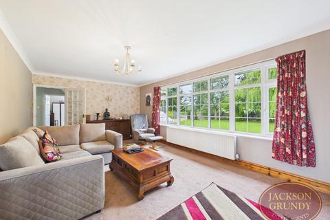 4 bedroom detached bungalow for sale, Long Buckby Road, Daventry, NN11 2LT