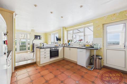 4 bedroom detached bungalow for sale, Long Buckby Road, Daventry, NN11 2LT