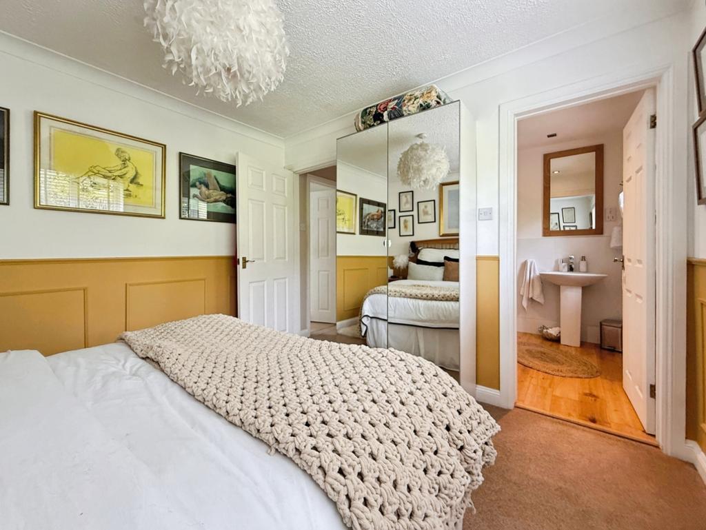 Master bedroom, en suite