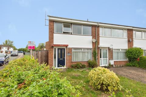 3 bedroom end of terrace house for sale, Eliot Road, Royston