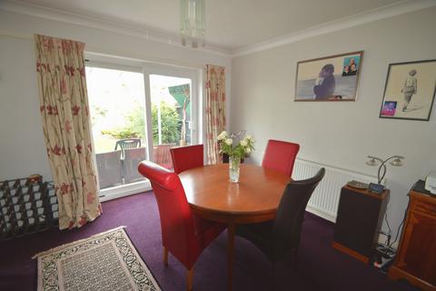 4 bedroom detached house for sale, Mandeville Drive, Surbiton KT6