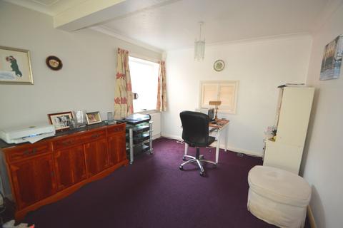 4 bedroom detached house for sale, Mandeville Drive, Surbiton KT6