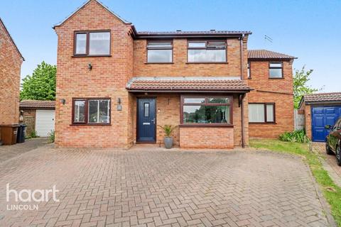 4 bedroom detached house for sale, Falklands Close, Lincoln