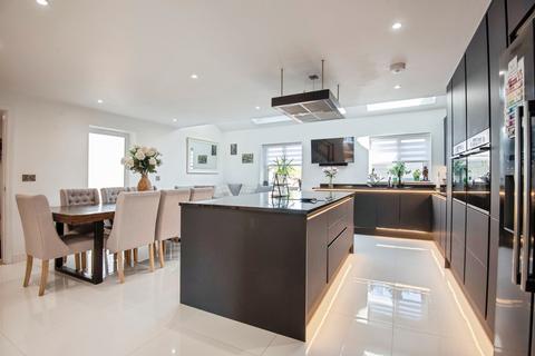 4 bedroom detached house for sale, Tudor Court, Bassingbourn, Royston