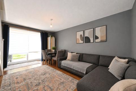 2 bedroom house to rent, Statham Court, Amen Corner, Bracknell, RG42