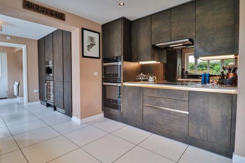4 bedroom detached house for sale, Middlewood Close, Barnard Castle