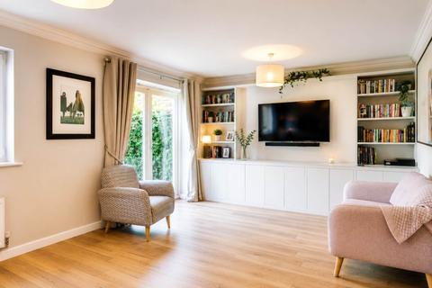4 bedroom semi-detached house for sale, Page Place, St Albans