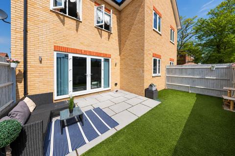 undefined, Corwell Gardens, Uxbridge, UB8