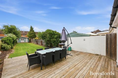 3 bedroom semi-detached house for sale, Nightingale Avenue, Upminster, RM14