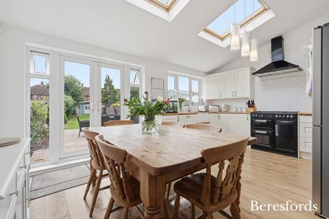 3 bedroom semi-detached house for sale, Nightingale Avenue, Upminster, RM14