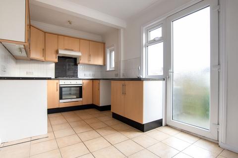 2 bedroom terraced house to rent, Mill Road, Wellingborough, NN8
