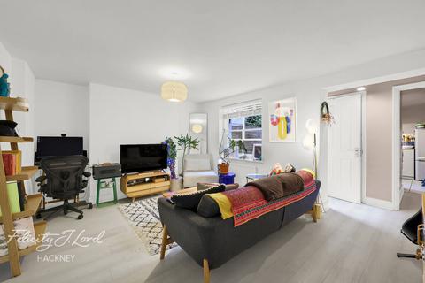 1 bedroom flat for sale, Ainsworth Road, LONDON E9