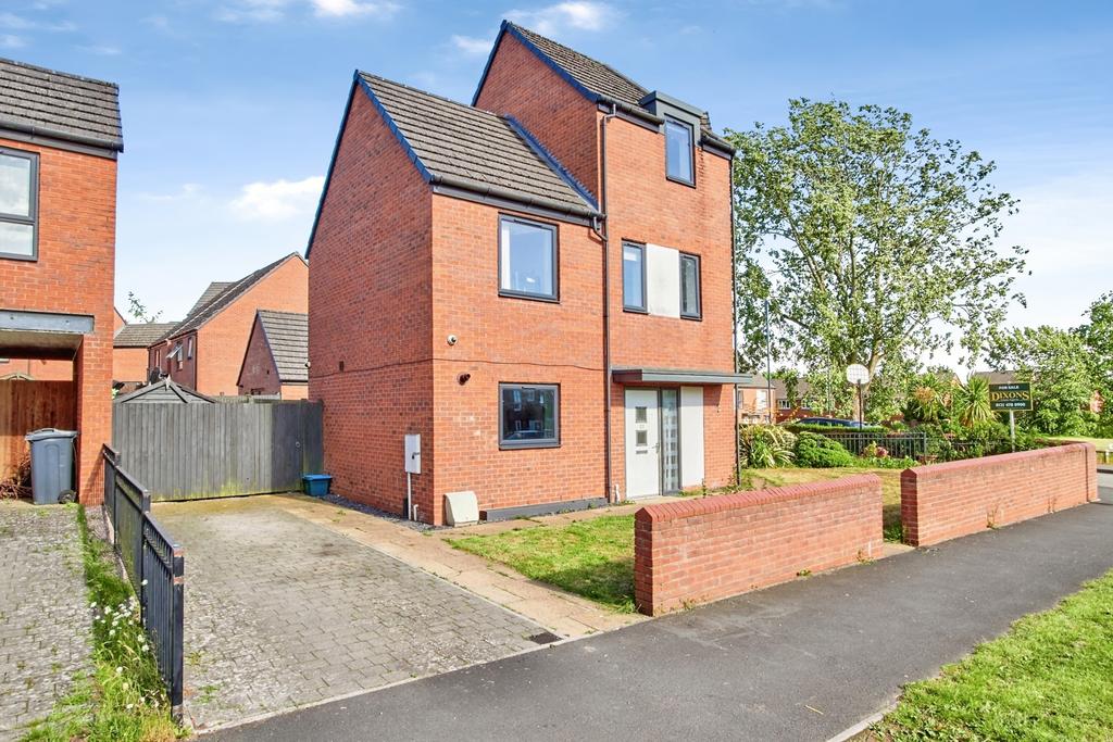 4 bedroom semi-detached house for sale