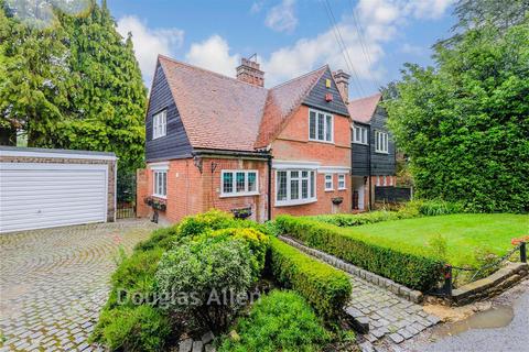 Woodbury Hill, Loughton IG10