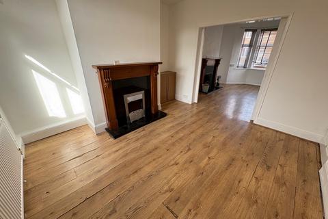 3 bedroom terraced house to rent, Holbrook Street, HEANOR, DE75