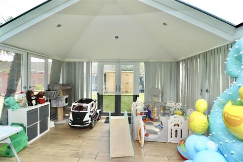 4 bedroom detached house for sale, Linden Close, Gilberdyke, Brough