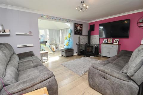 4 bedroom detached house for sale, Linden Close, Gilberdyke, Brough