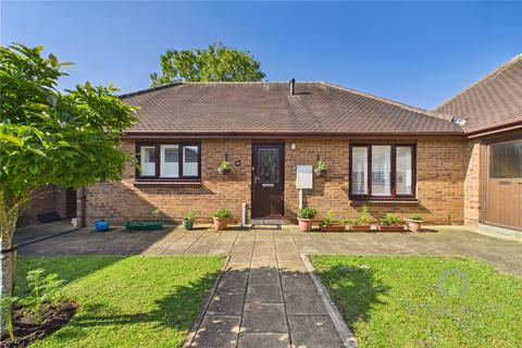 2 bedroom bungalow for sale, Pond Farm Close, Northampton NN5