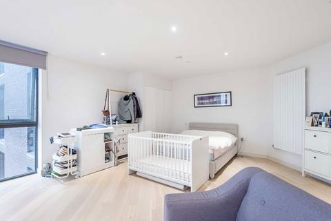Studio for sale, Admiralty Avenue, London E16