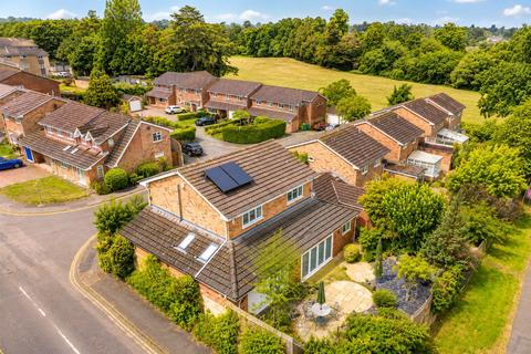 4 bedroom detached house for sale, Cedar Drive, Sunningdale, Berkshire, SL5