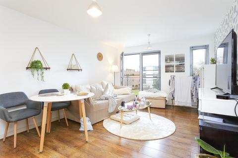 2 bedroom flat to rent, Hamburg House, Portsmouth, PO1