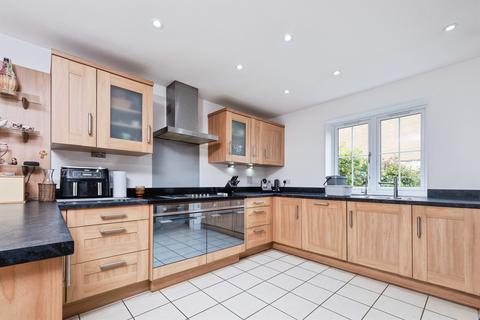 4 bedroom detached house for sale, Featherbed Close, Winslow, BUCKINGHAM