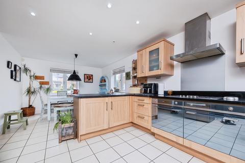 4 bedroom detached house for sale, Featherbed Close, Winslow, BUCKINGHAM