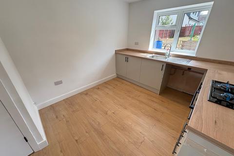 3 bedroom semi-detached house to rent, Priory Close, Ilkeston, DE7