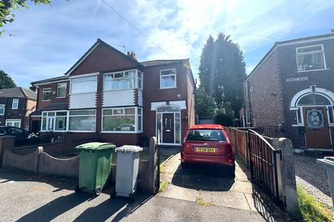 3 bedroom semi-detached house to rent, Edale Road, Stretford, M32