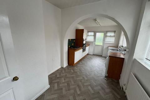 3 bedroom semi-detached house to rent, Edale Road, Stretford, M32
