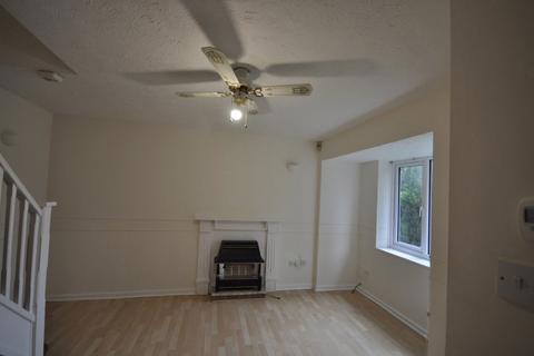 2 bedroom house to rent, Moor Street, Brierley Hill