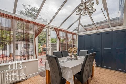 4 bedroom end of terrace house for sale, Selwyn Avenue, Ilford, IG3