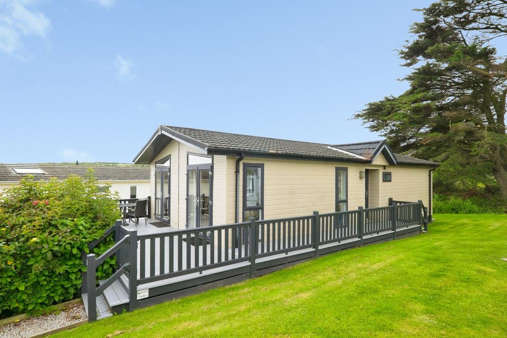 2 bedroom detached house for sale