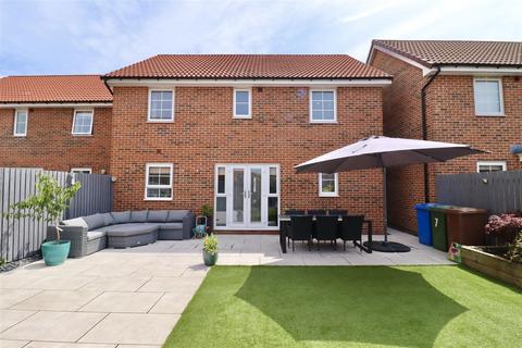 4 bedroom detached house for sale, Airedale Drive, Brough